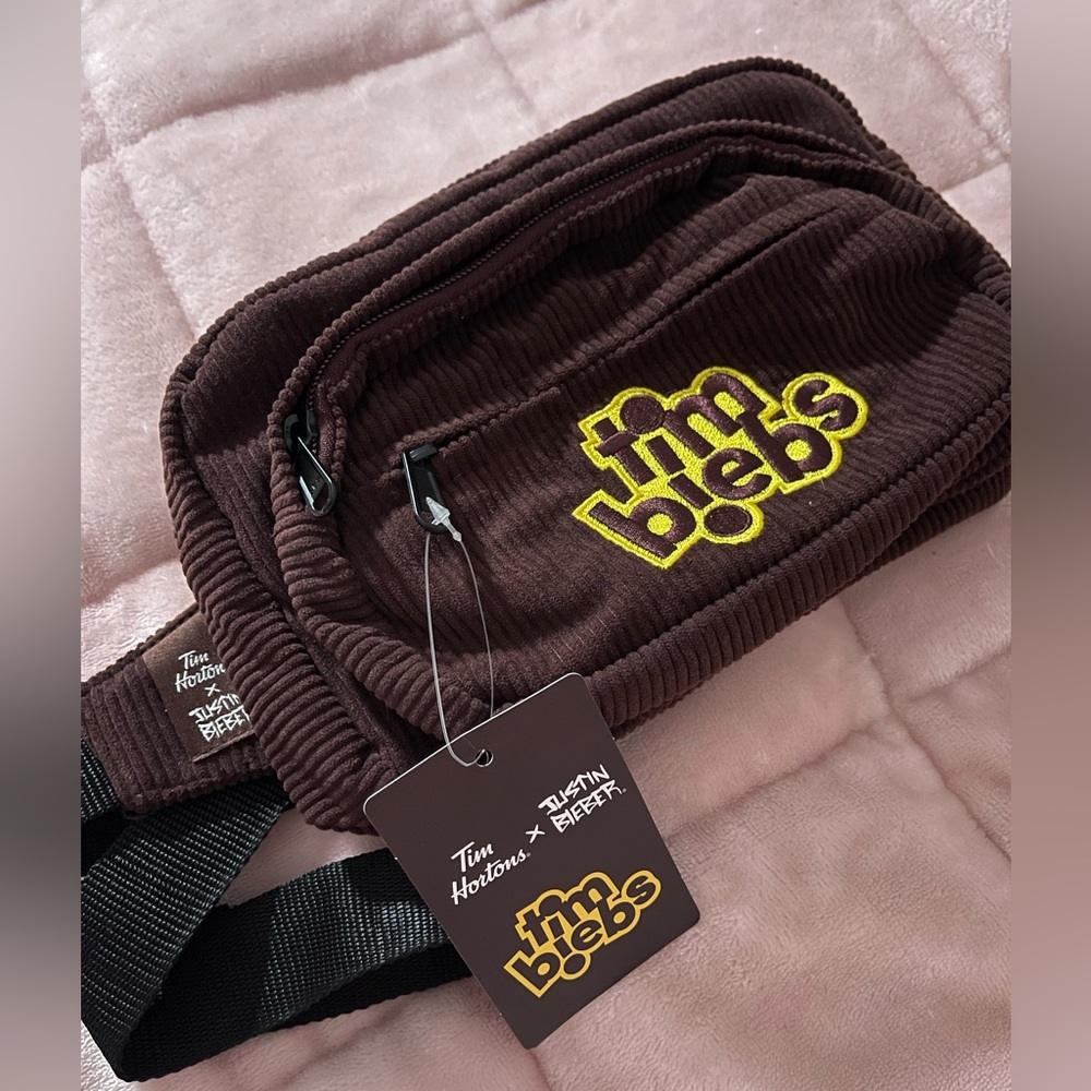 Tim Hortons X Justin Bieber Limited
Edition Tim Biebs Fanny Pack New With Tags